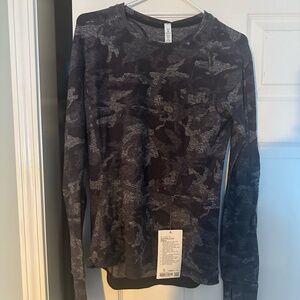Lulu lemon new with tags runderful long sleeve camo size 10